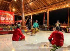 PUNCAK SEMARAK KEMERDEKAAN DENGAN PAGELARAN KETOPRAK